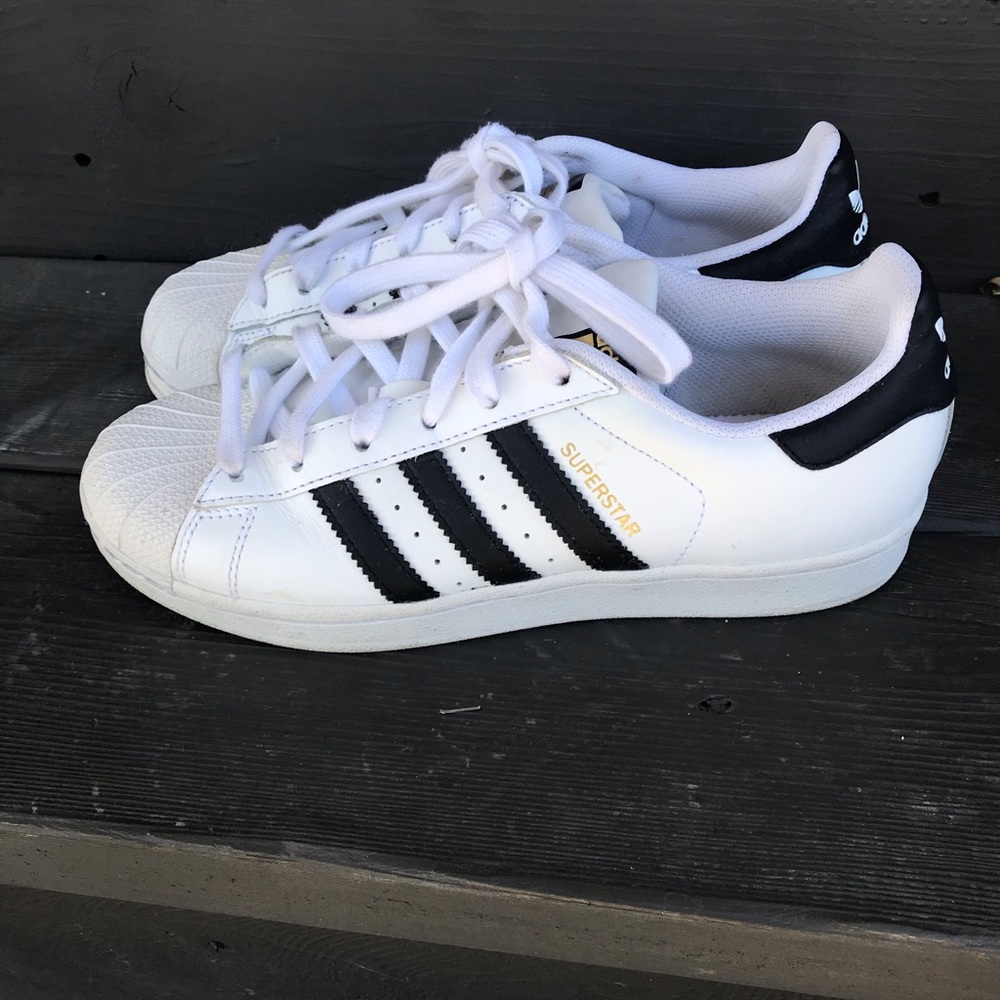 Adidas superstars